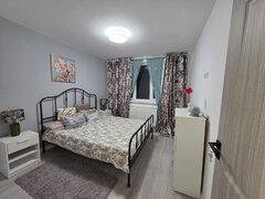 Jean Steriadi, 15 minute metrou 1 Decembrie 1918, pe Fetesti, bloc 4 etaje